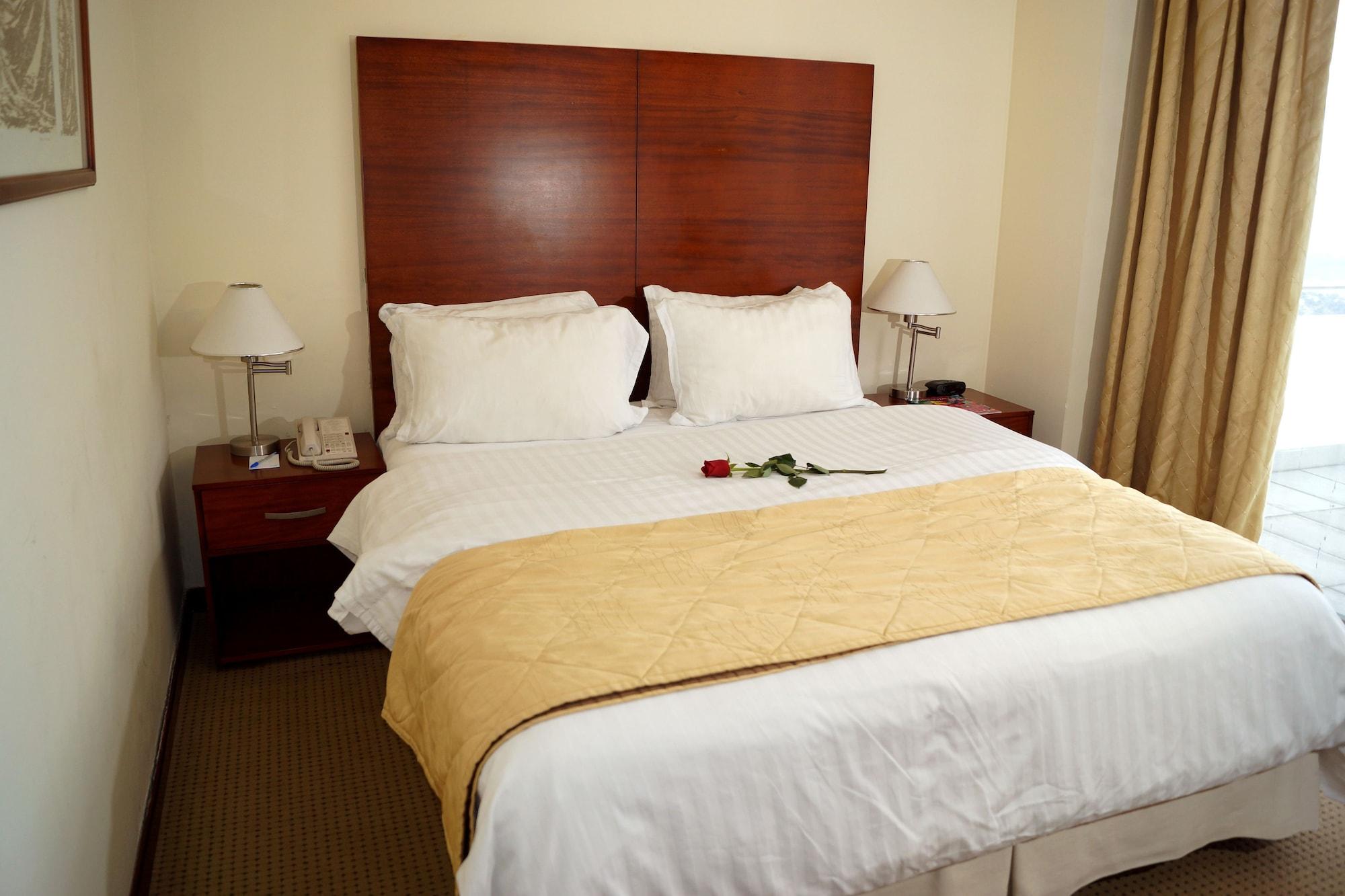 Hotel Stubel Suites & Cafe Кито Экстерьер фото