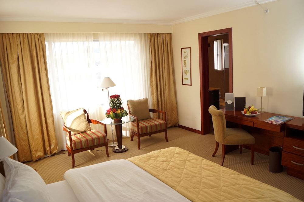 Hotel Stubel Suites & Cafe Кито Экстерьер фото