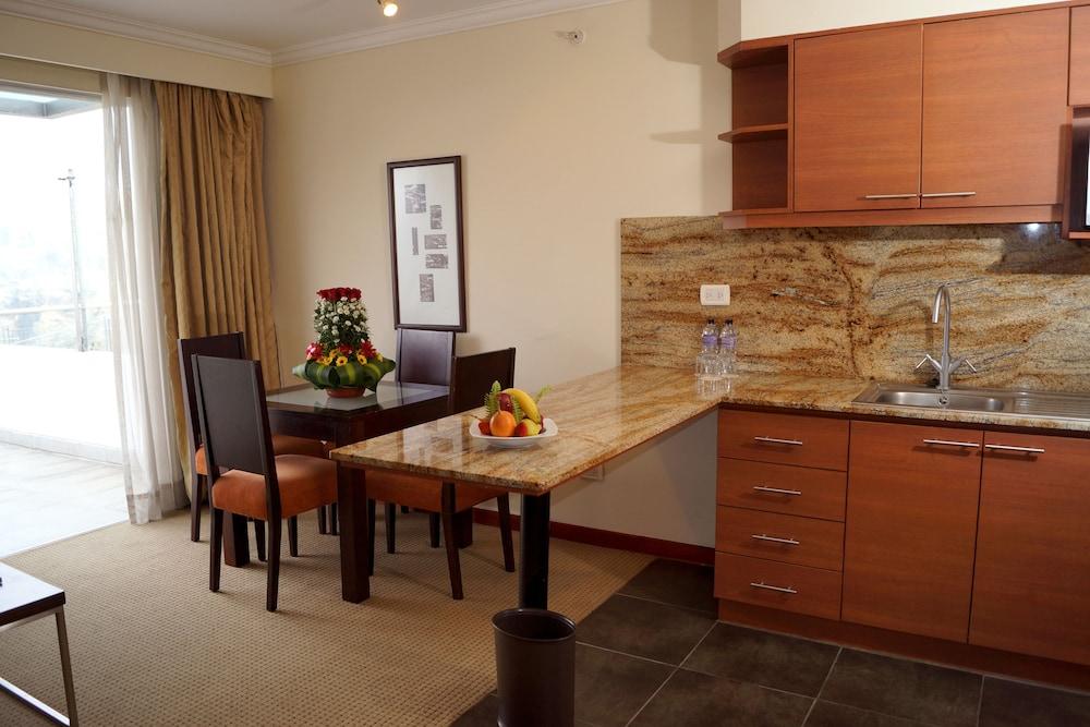 Hotel Stubel Suites & Cafe Кито Экстерьер фото